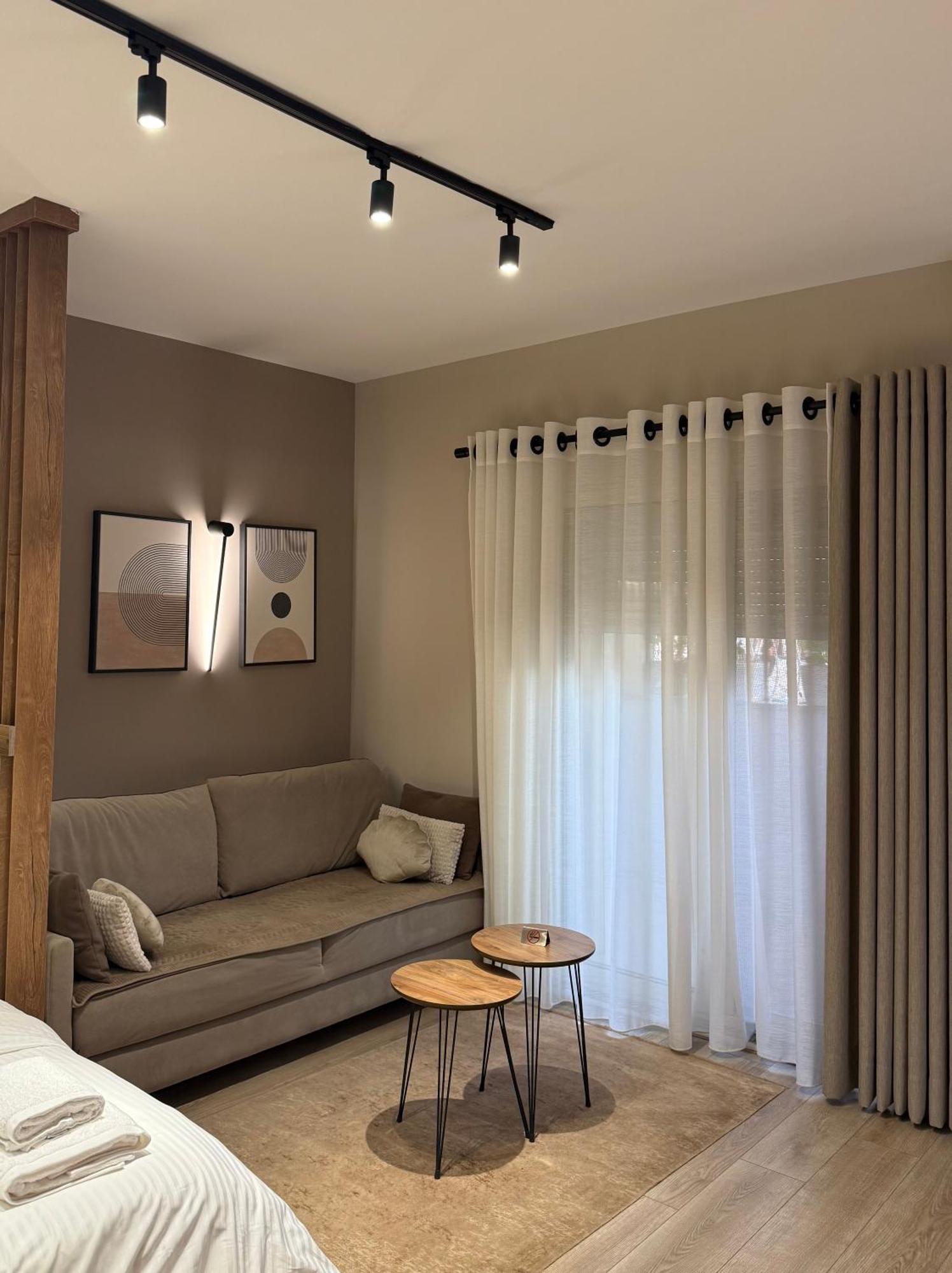 4Seasonsgea , Deluxe Studio , City Centre , تيرانا المظهر الخارجي الصورة
